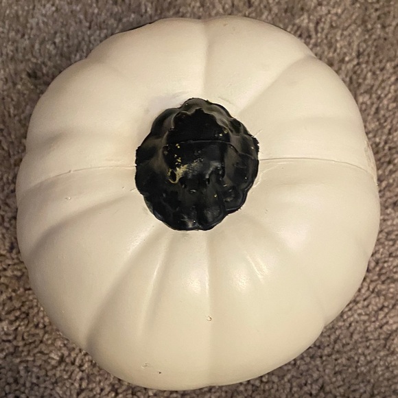 7” Nightmare before Christmas Ashland White and Black Jack o lanterns Pumpkins - Picture 8 of 17